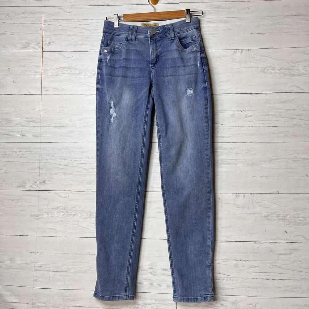 Democracy Jeans Womens Size 2 Light Wash Ab Technology Distressed Cotton Blend